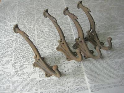 Handles, ironmongery etc - 1910s hat and coat hooks
