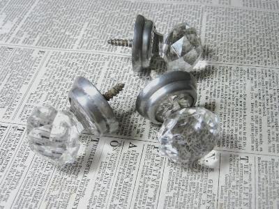 Handles, ironmongery etc - Glass and aluminium knobs