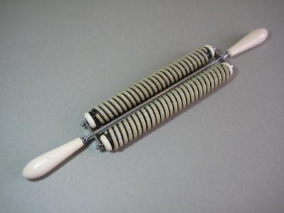 Massage Roller, Elizabeth Arden -  select me for a larger image