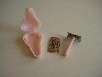 Kewtie ladies razor -  select me for a larger image