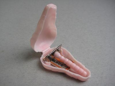 Kewtie ladies razor -  select me for a larger image