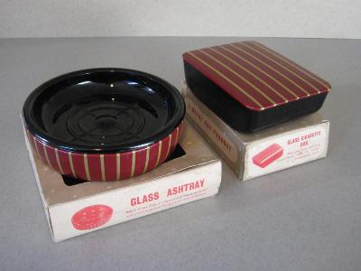 Smoking Items - Worcester Ware cigarette box and ashtray
