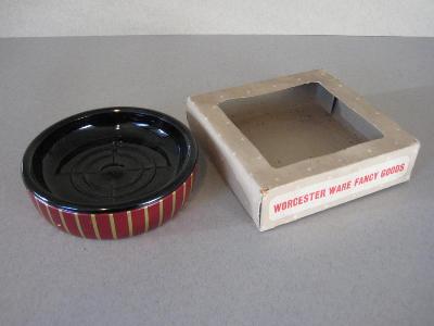 Worcester Ware cigarette box and ashtray -  select me for a larger image