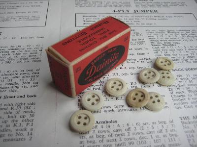 Dainite rubber buttons, boxed -  select me for a larger image