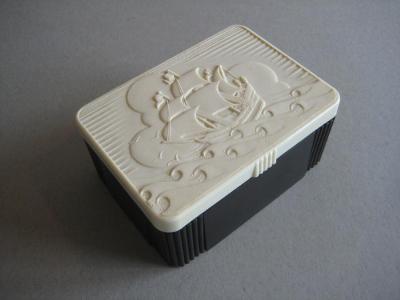 Cigarette boxes, pictorial lids -  select me for a larger image