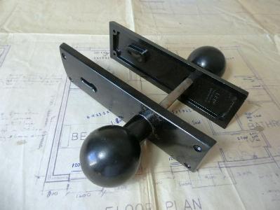Pairs 1940s Lacrinoid knobs -  select me for a larger image